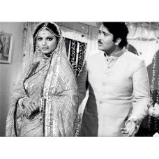 Movie still : Rekha & Randhir Kapoor